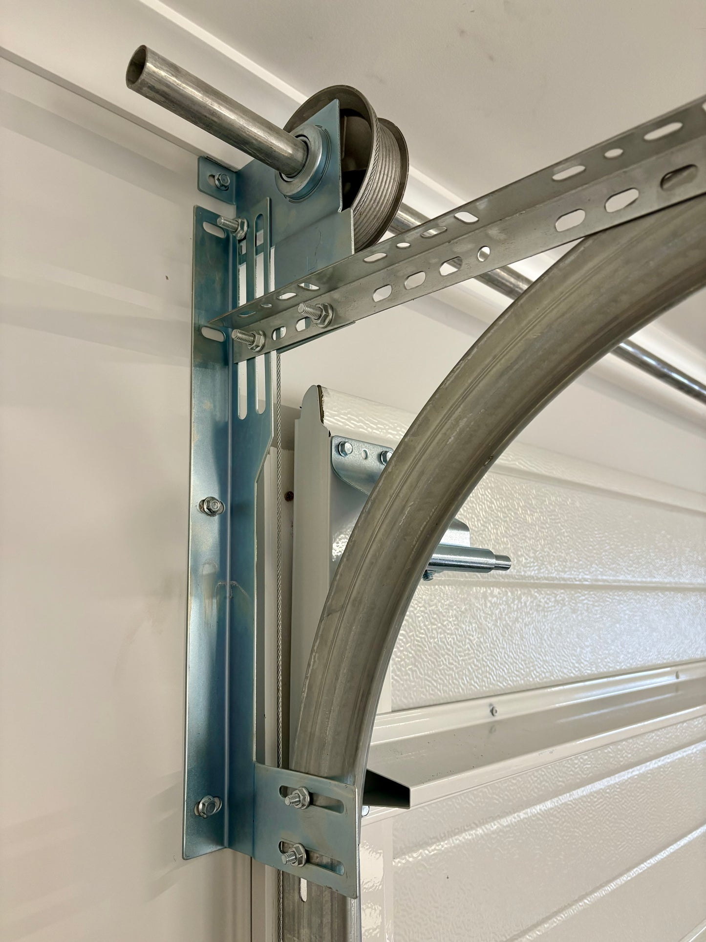 SINGLE- Insulated Sectional Panel Garage Door. (2.1M high choose your Width)